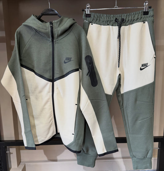 Nike tech fleece tracksuit