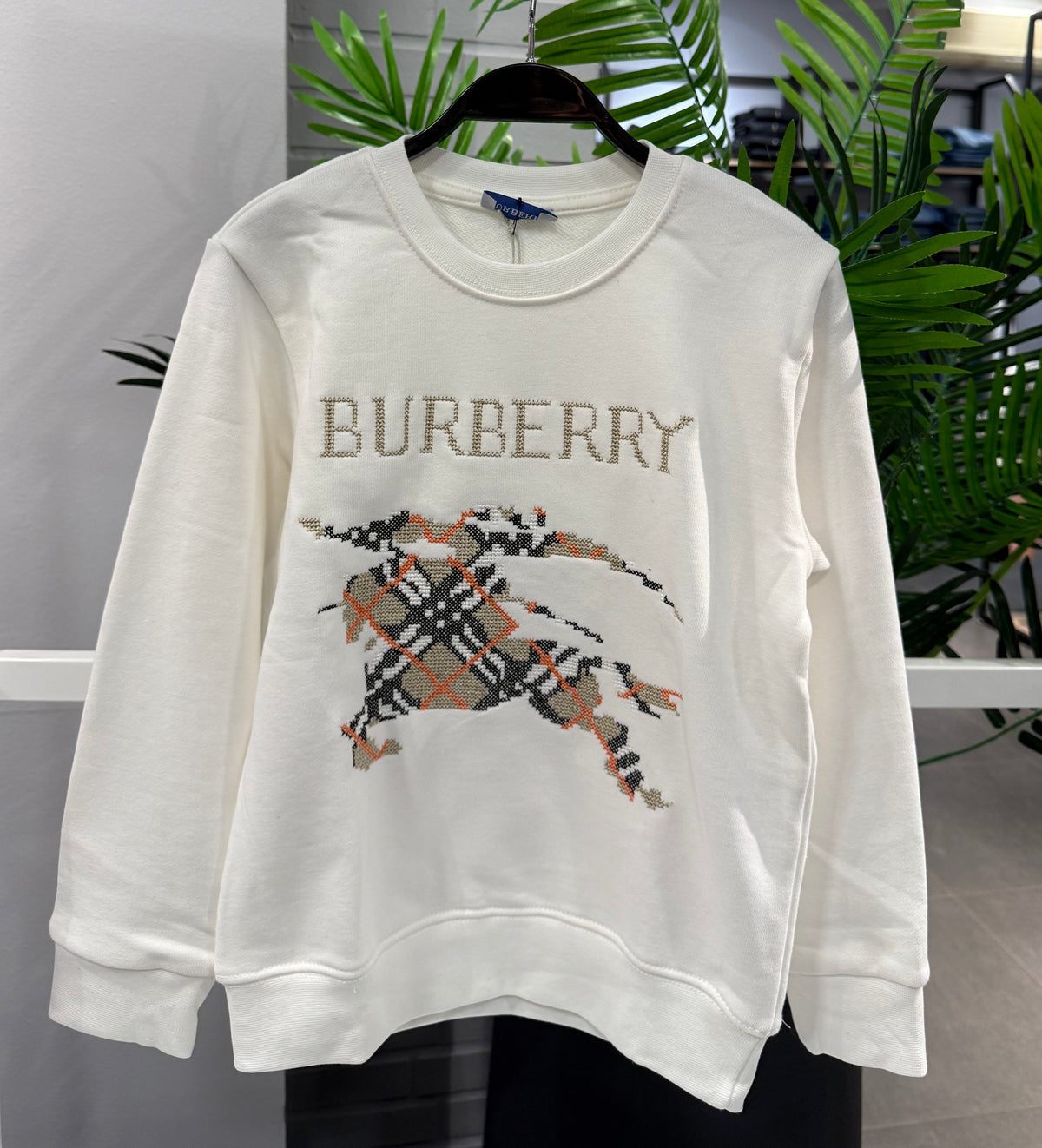 Burberry sweatshirt