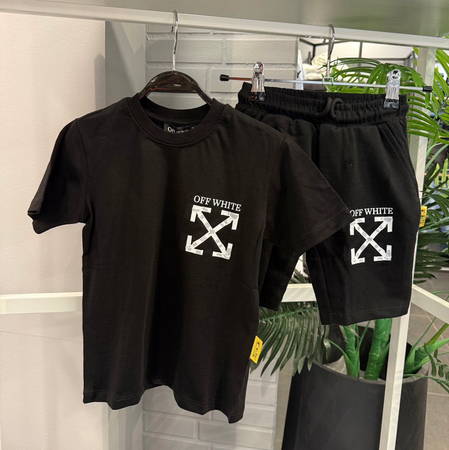 Off White set