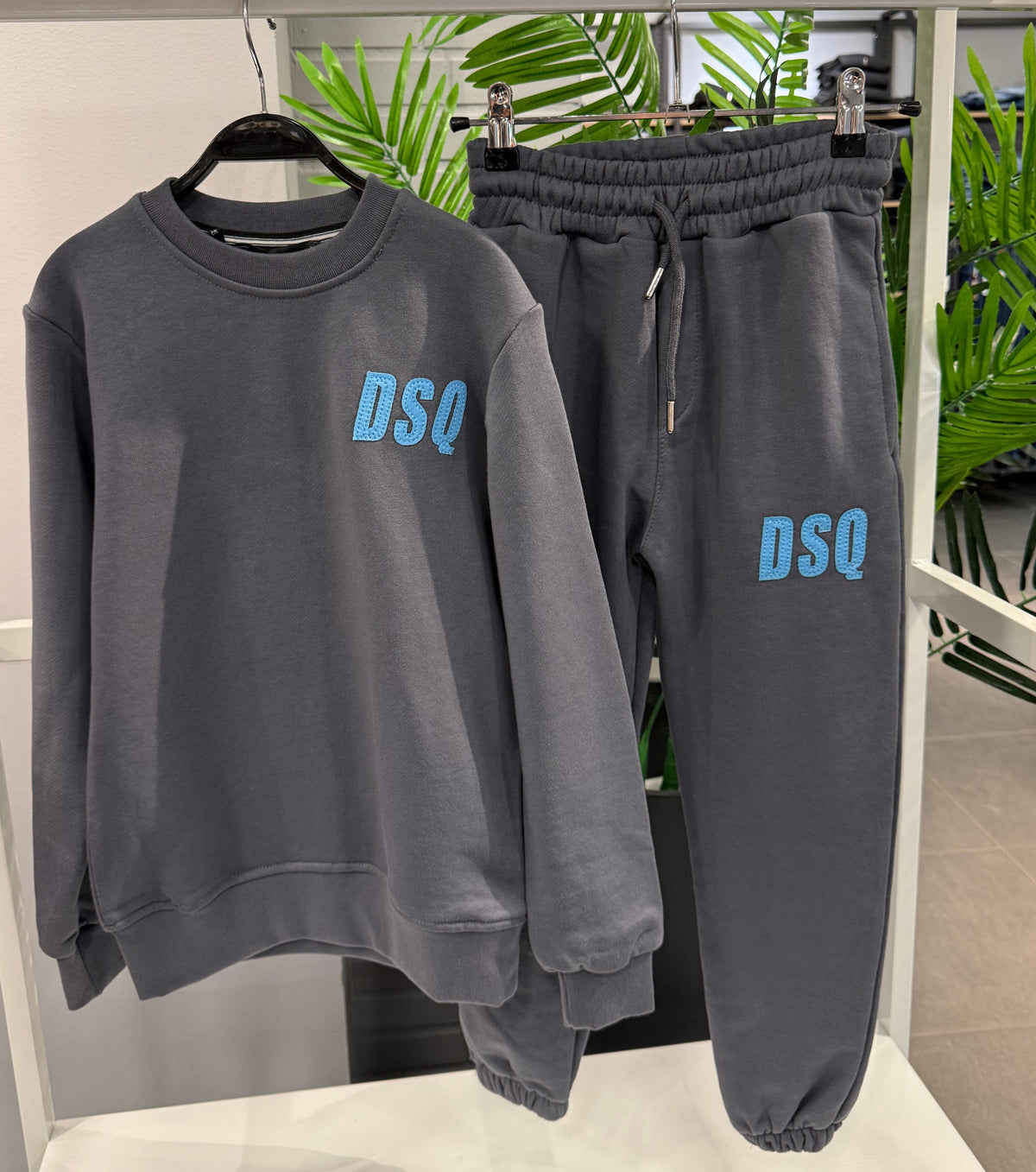 Dsquared2 tracksuit